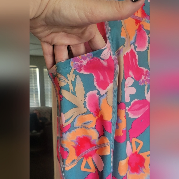 Pro player moisture wicking 7/8 legging w/2 pockets. Sizes large-3X avail. NWT - Picture 2 of 14